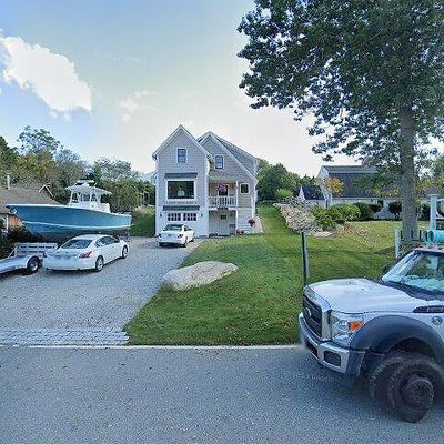 9 Beach Rd, Groton, CT 06340