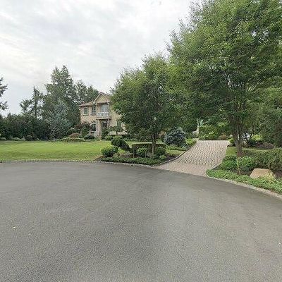 9 Benish Ct, Clark, NJ 07066