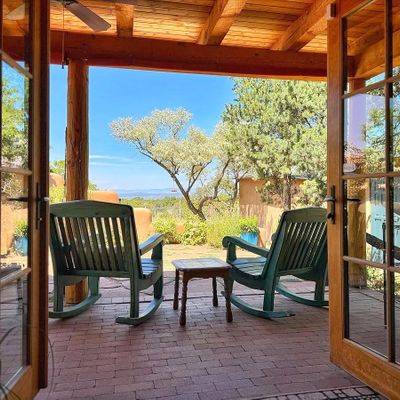 9 Camino Sudeste, Santa Fe, NM 87508