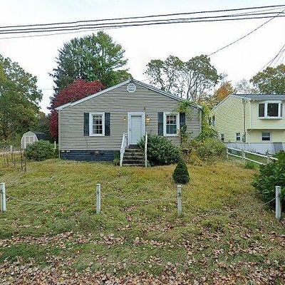 9 Clarence Ave, Pawcatuck, CT 06379