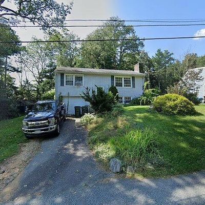 9 Cricket Dr, Sturbridge, MA 01566