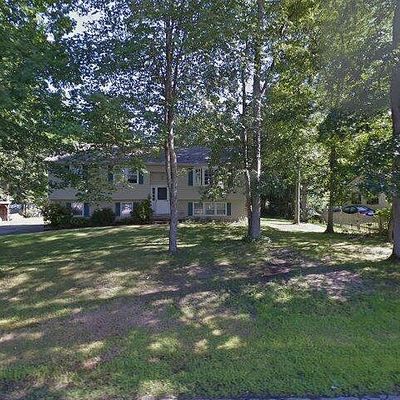 9 Greenwich Dr, Merrimack, NH 03054