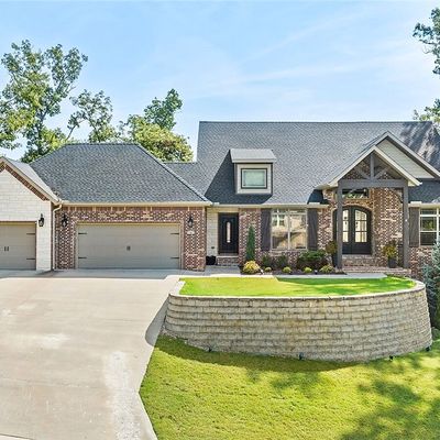 9 Harbour Dr, Bentonville, AR 72712