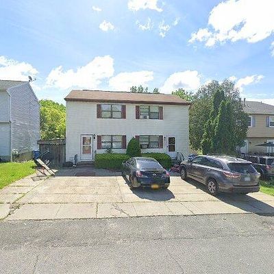 9 Limerick Dr, Albany, NY 12204