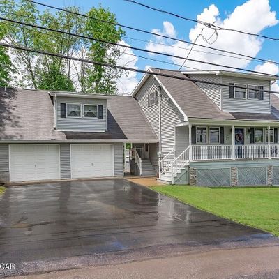 9 Robin Rd, Harveys Lake, PA 18618