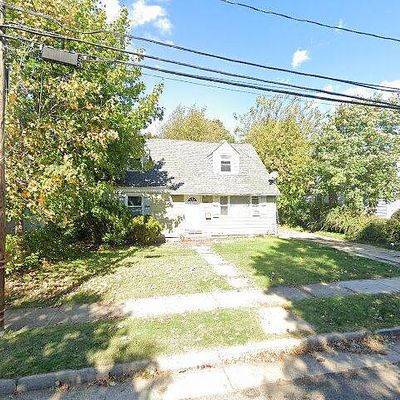 9 Thomas St, Hempstead, NY 11550