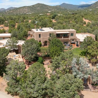 9 Village Ln, Santa Fe, NM 87505