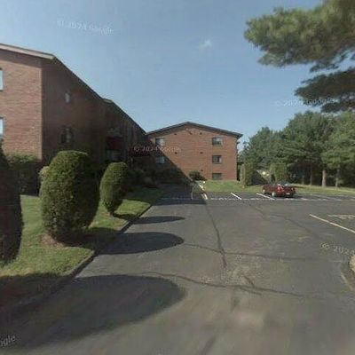 9 Village Way Aka 221 Oak St # 9 33, Brockton, MA 02301