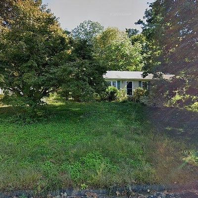 9 Vincent Dr, Westfield, MA 01085