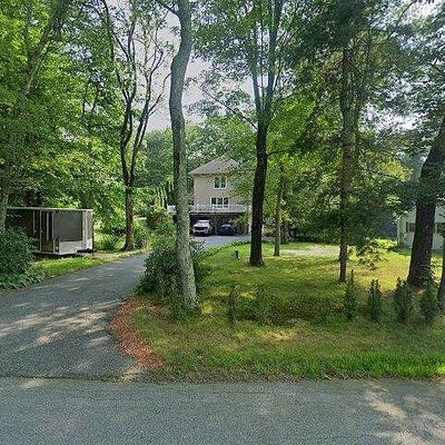 9 Welsh St, Danielson, CT 06239