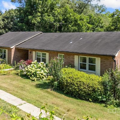 90 Knob Hill Rd, Asheville, NC 28806