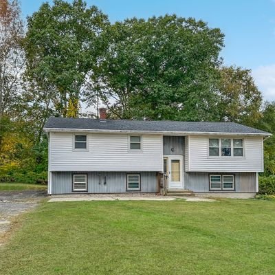 95 Gendron Rd, Moosup, CT 06354