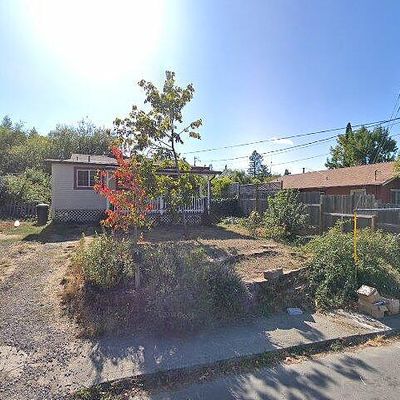 951 Knights Ln, Garberville, CA 95542