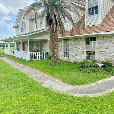 98 Harmony Ln, Port Lavaca, TX 77979