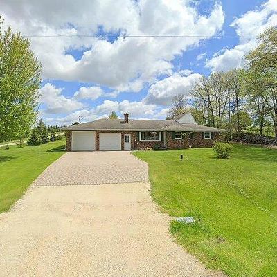 9202 N Mill Rd, Kewaskum, WI 53040