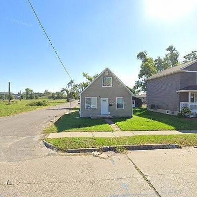 921 4 Th St Sw, Cedar Rapids, IA 52404