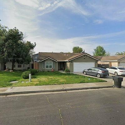 921 W Terrace Dr, Hanford, CA 93230