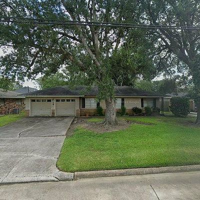 921 West Dr, Port Neches, TX 77651