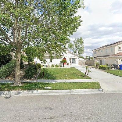 9215 Sycamore Ln, Fontana, CA 92335