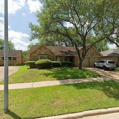 9219 Rentur Dr, Houston, TX 77031