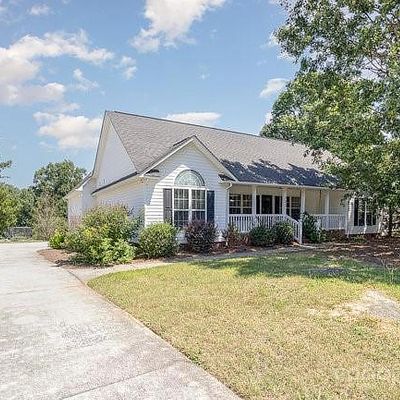 922 Clover Park Dr, Clover, SC 29710