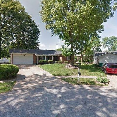 923 Elba Ln, Saint Louis, MO 63137