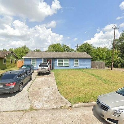 9235 Clearway Dr, Houston, TX 77033