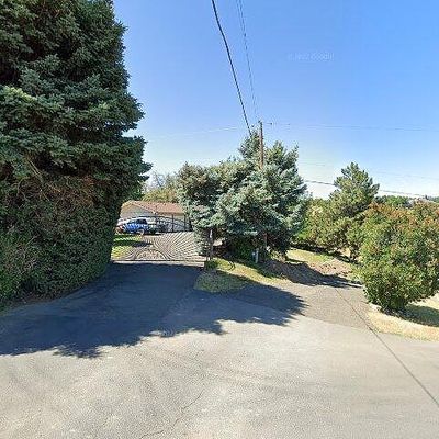 924 N Scenic Dr, Yakima, WA 98908