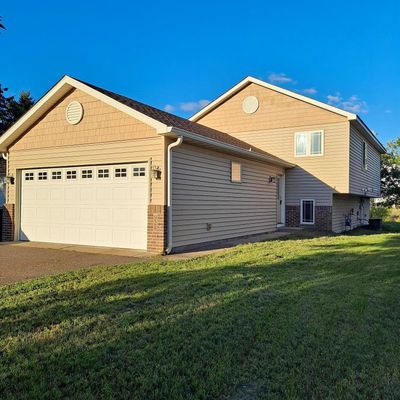 924 Whiskey Rd Nw, Isanti, MN 55040