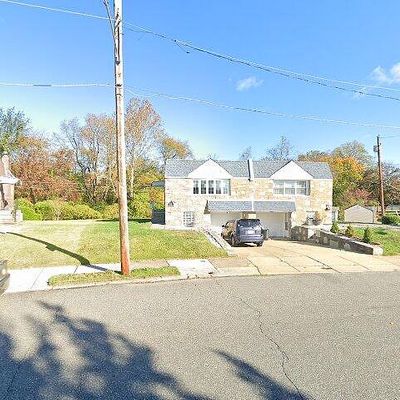 9240 Crispin St, Philadelphia, PA 19114