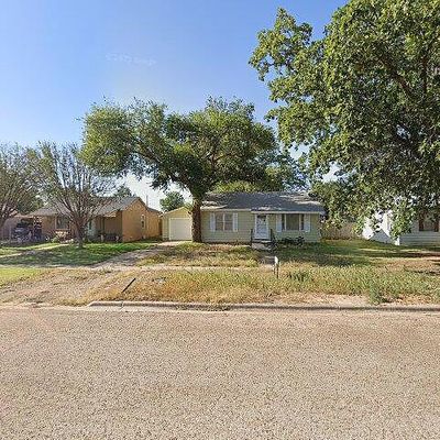 925 W Dickens St, Slaton, TX 79364