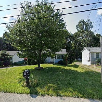 927 E 1st Avenue Ext, Derry, PA 15627