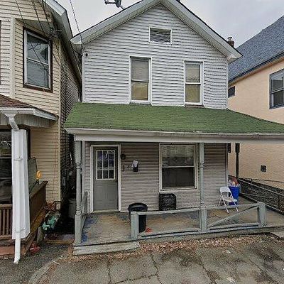 93 Washington St, Carbondale, PA 18407