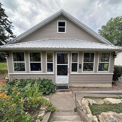 933 Fountain St, Fountain City, WI 54629