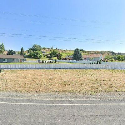 940 Wapato Lake Rd, Manson, WA 98831