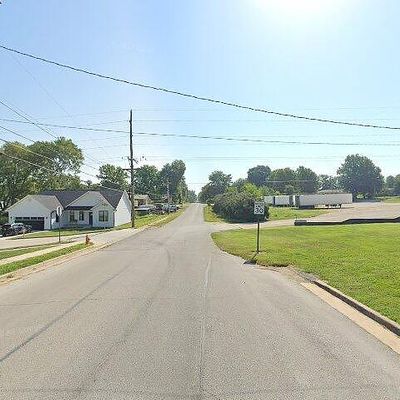 E 13 Th, Carthage, MO 64836