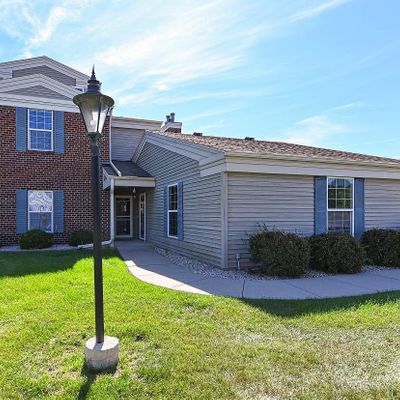 N16 W26545 Wild Oats Dr #H, Pewaukee, WI 53072