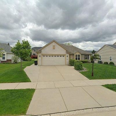 N173 W20023 Creekside Dr, Jackson, WI 53037