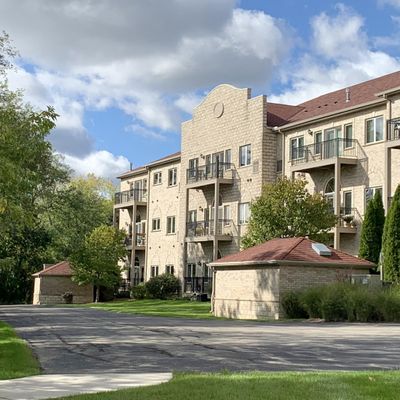 N51 W34861 Wisconsin Ave #2117, Okauchee, WI 53069