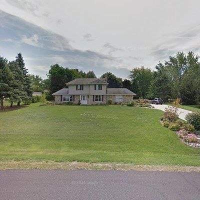 N59 W26357 Indian Head Dr, Sussex, WI 53089