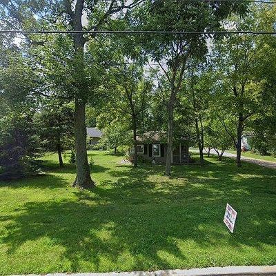 N6005 Lake Dr, Shawano, WI 54166