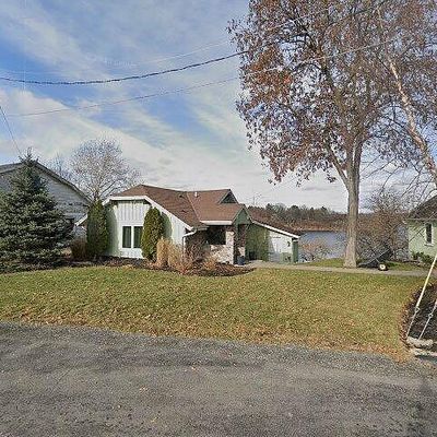 N79 W28988 Park Dr, Hartland, WI 53029