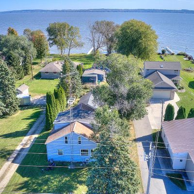 N8021 Lakeshore Dr, Fond Du Lac, WI 54937