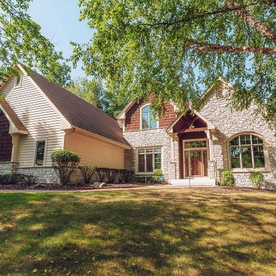 W283 N3871 Yorkshire Trce, Pewaukee, WI 53072