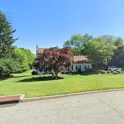 1 Berkshire Dr, Wayne, PA 19087