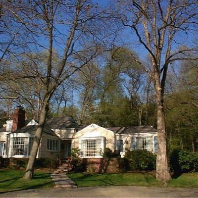 1 Charcoal Hill Rd, Westport, CT 06880