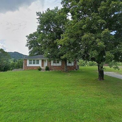 1 Iris Dr, Hickman, TN 38567