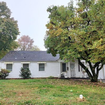 10 Redwood Rd, Livingston, NJ 07039