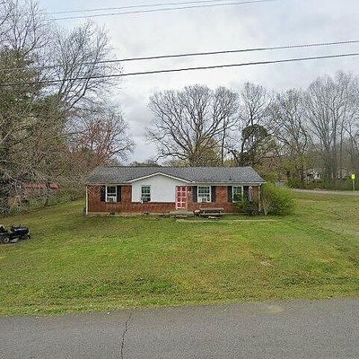 100 Short St, Dickson, TN 37055