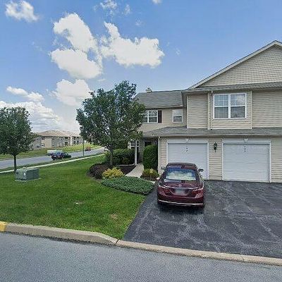 100 Sparrow Rd, Hummelstown, PA 17036